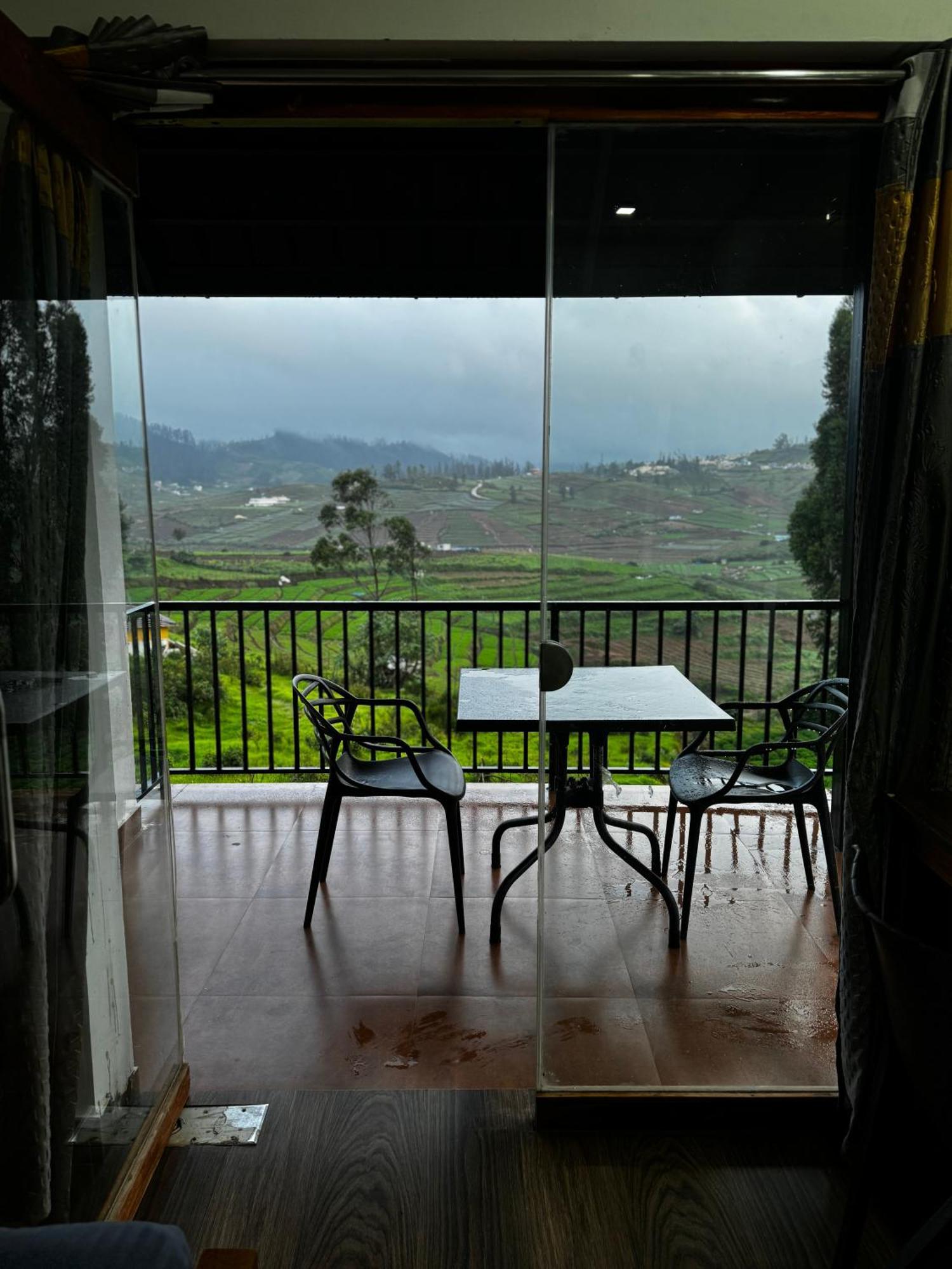 Bed and Breakfast The Wooden Springs à Ooty Extérieur photo